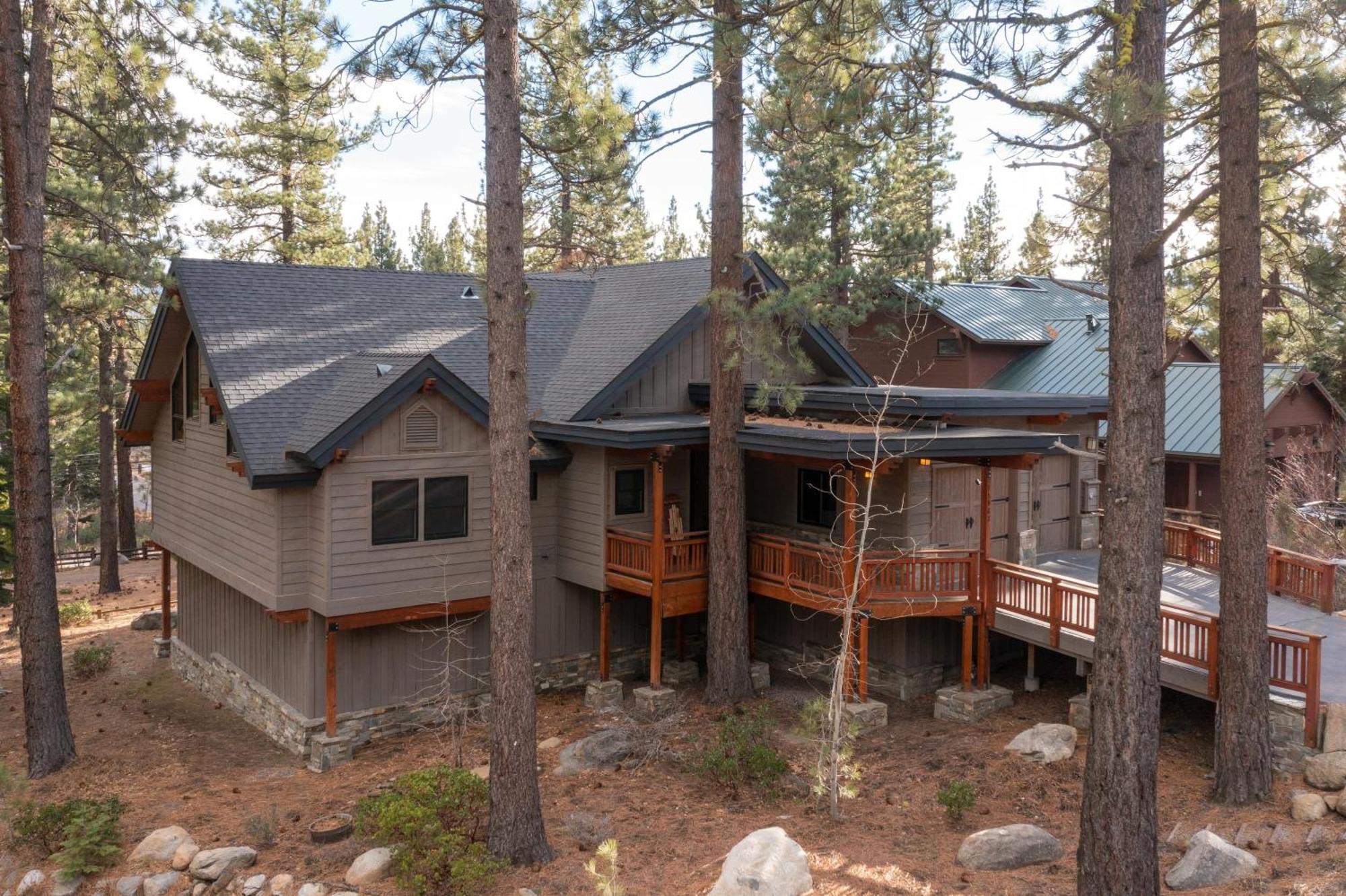 Coyote Moon By Avantstay Cabin Wsauna Mins From Dt Truckee Northstar Extérieur photo